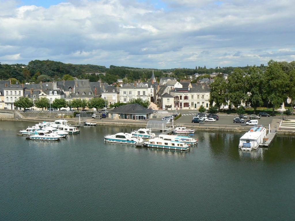 Hotel Saint Francois Precigne Soiree Etape Sur Demande Proche Sable-Sur-Sarthe Bagian luar foto